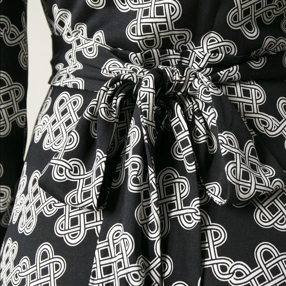 DVF Love Knot Chains Wrap Dress - Picture 6 of 7